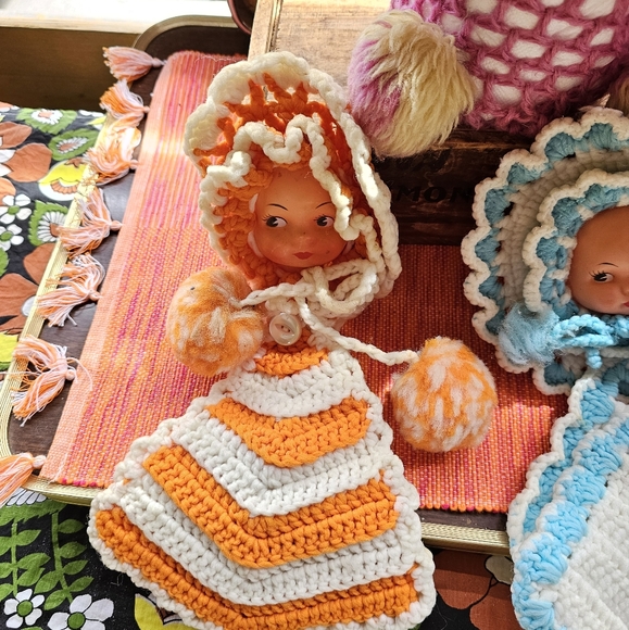 Kitschy Retro Vintage Decor - Picture 3 of 4